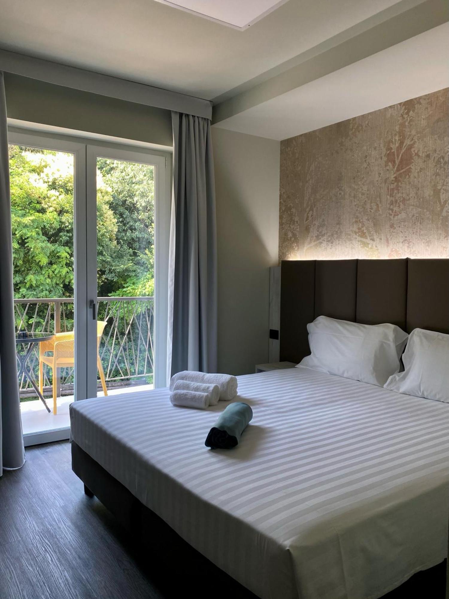 Hotel Vita Сало Экстерьер фото