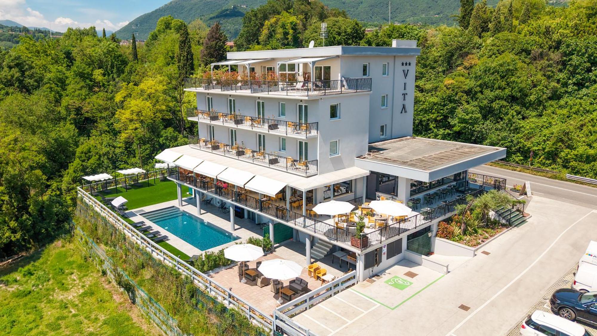 Hotel Vita Сало Экстерьер фото